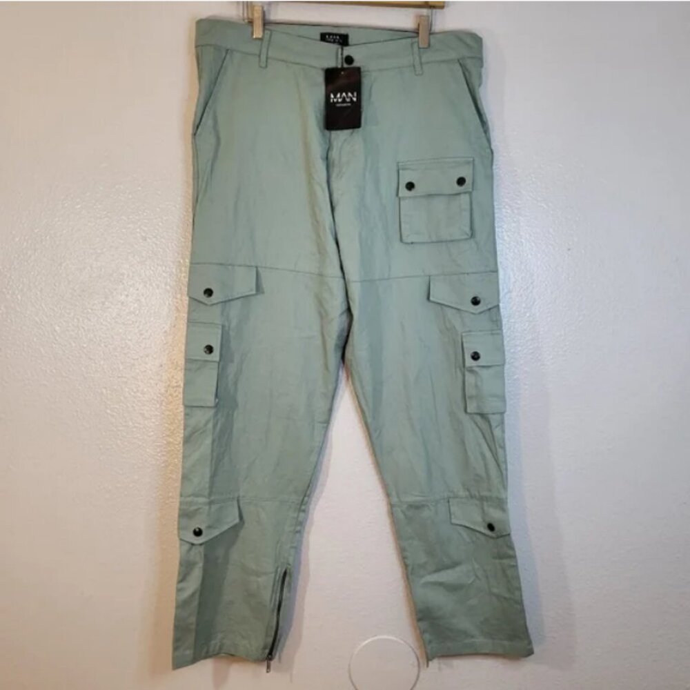 BoohooMan Plus Relaxed Fit Twill Cargo Pants Sage